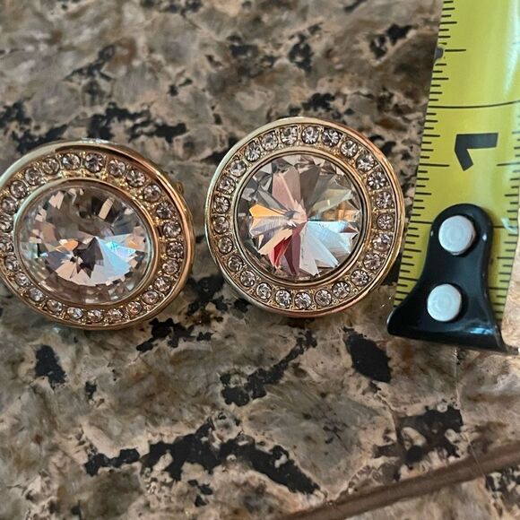 Gold Tone Crystal Round Vintage Clip On Earrings Stunning! - Picture 9 of 15
